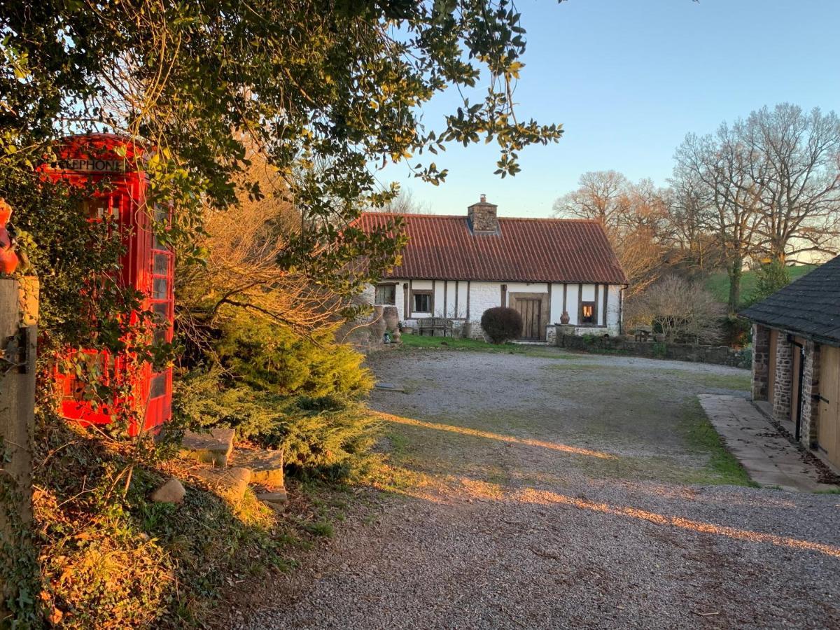 Medieval Cottage In Rural Monmouthshire. Raglan Екстериор снимка
