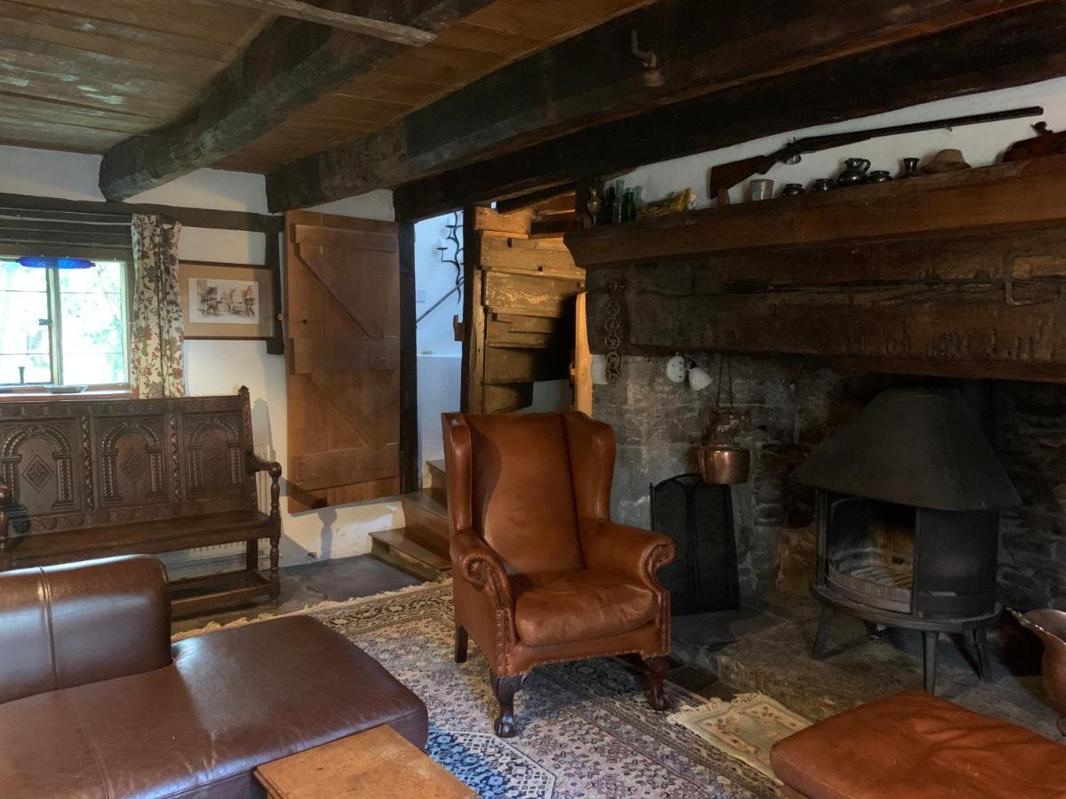 Medieval Cottage In Rural Monmouthshire. Raglan Екстериор снимка
